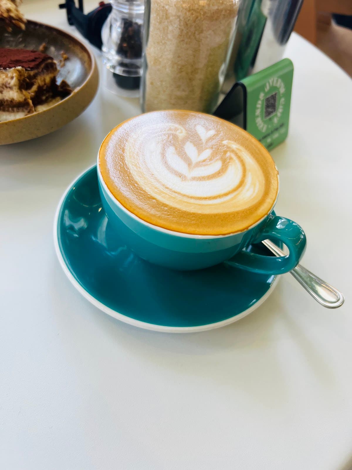 Friends Avenue Cafe - Photo 5