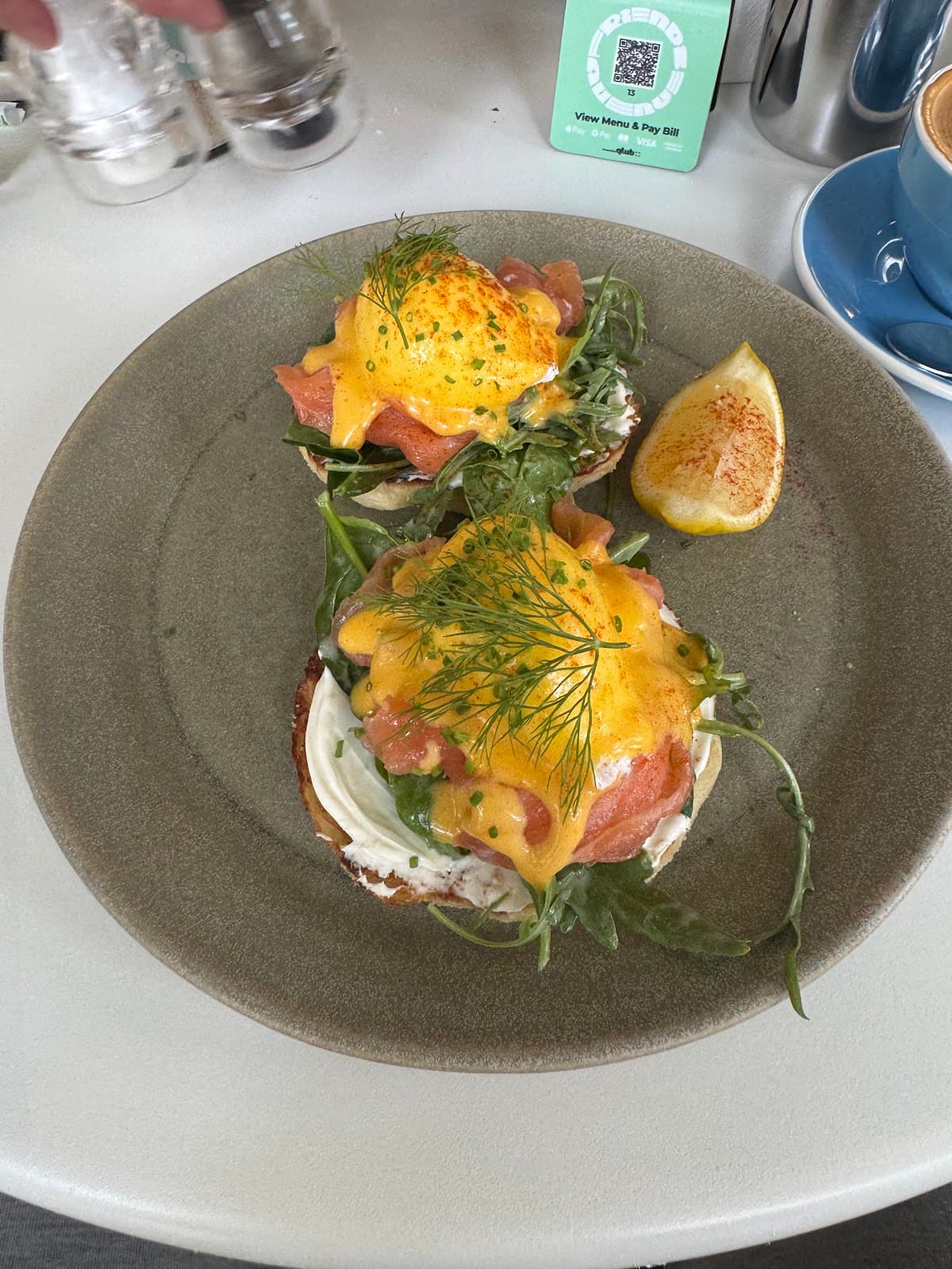 Friends Avenue Cafe - Photo 6