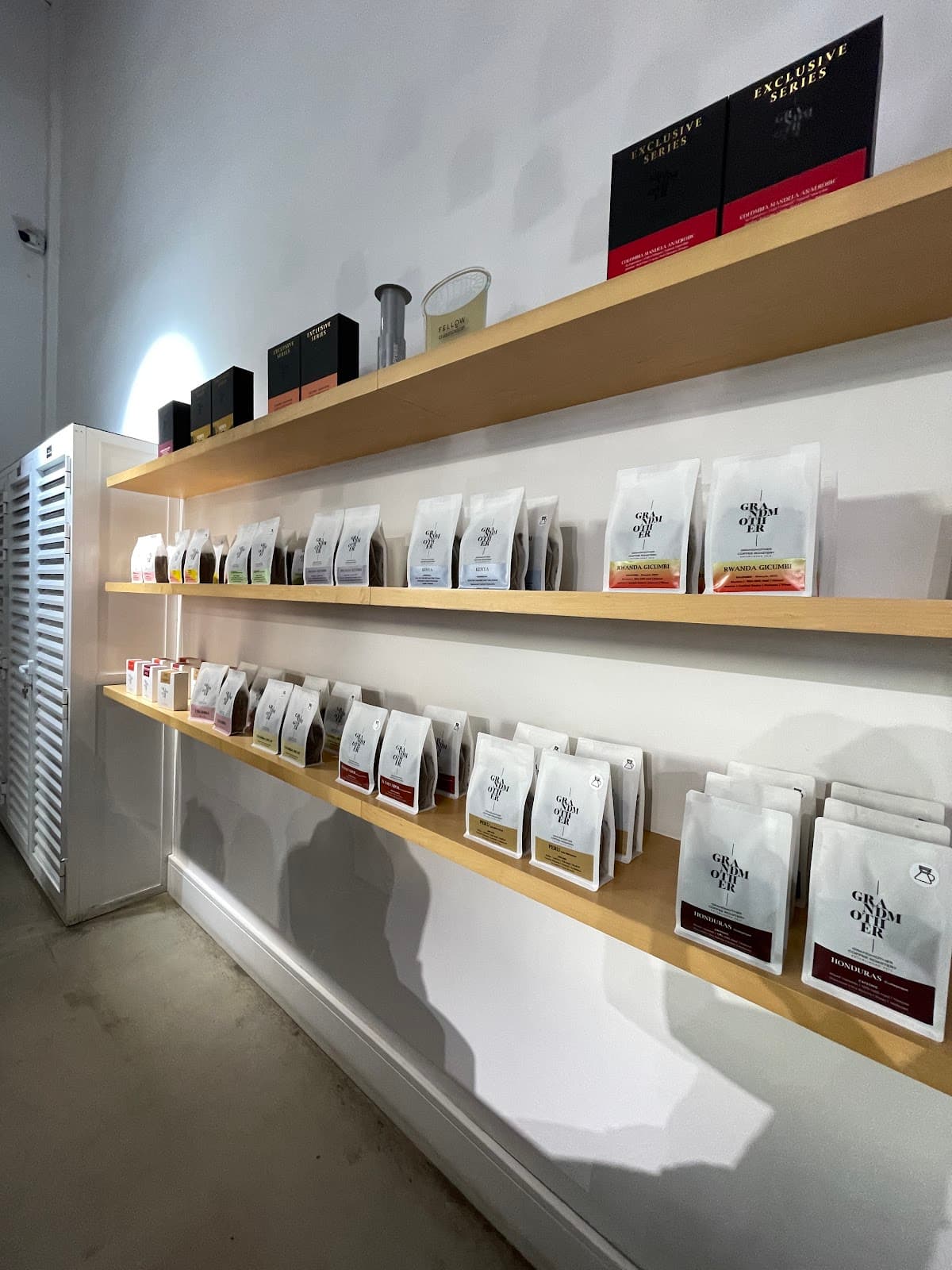 Grandmother Roastery - Photo 4